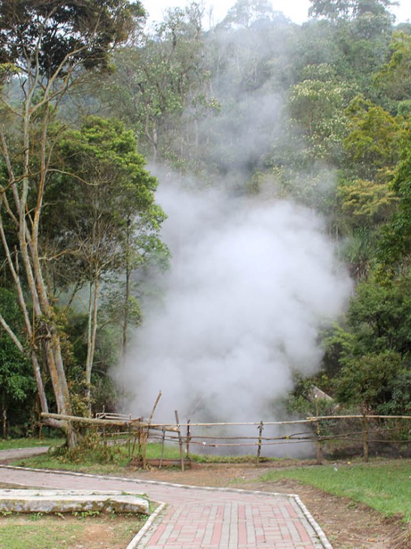 Kawah Kamojang (Paket Wisata Garut, Wisata Edukasi Geothermal Kamojang)