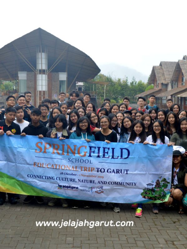 Springfield School Jakarta ketika melakukan kegiatan Study Tour di Garut bersama Jelajah Garut